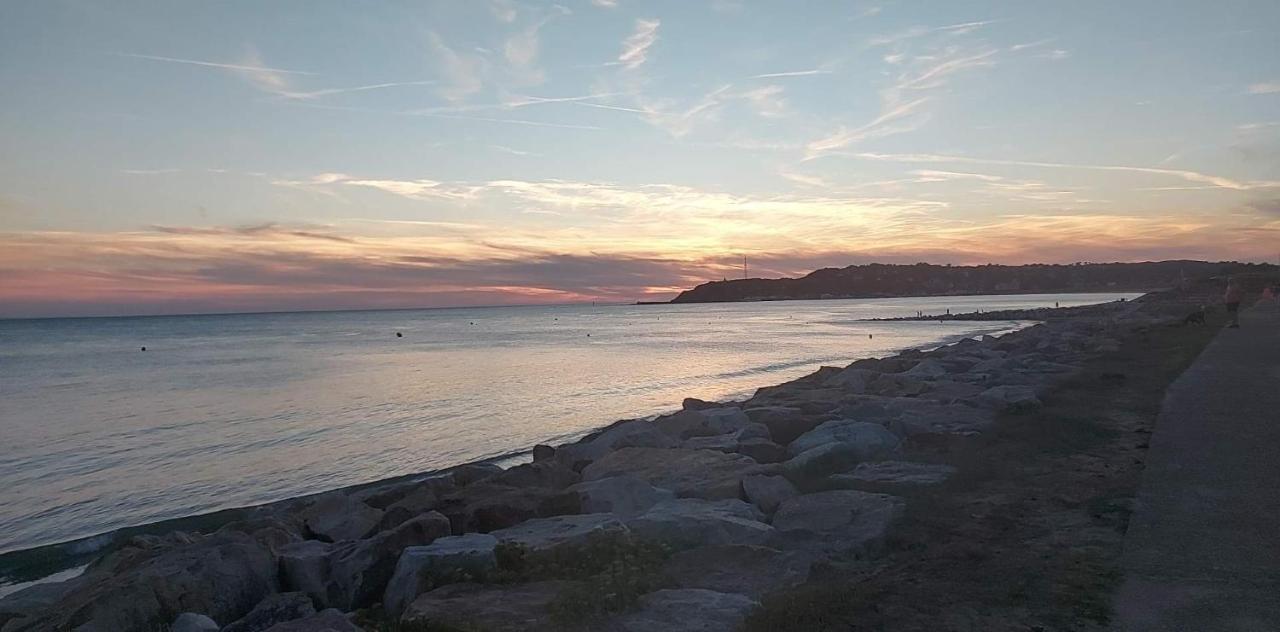 Le Balcon De Jersey - Face A La Mer Saint-Jean-de-la-Rivière Exteriör bild